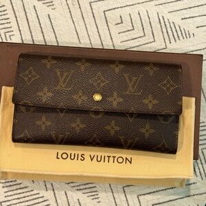 LOUIS VITTON Sarah Wallet **GREAT Condition**